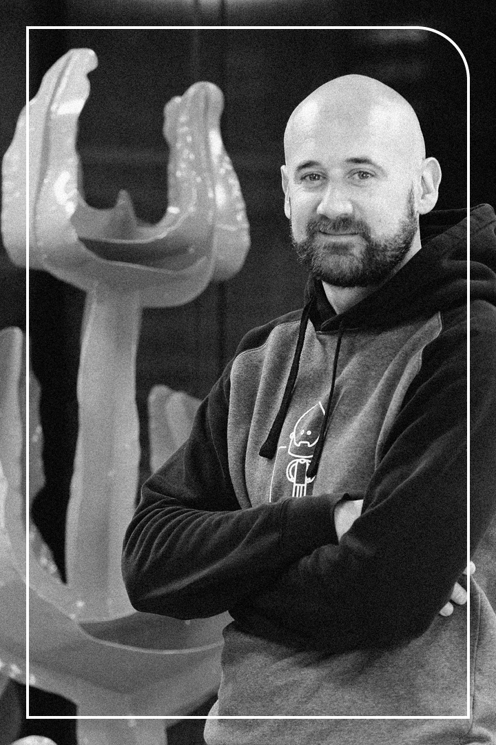 THOMAS 
Directeur associé